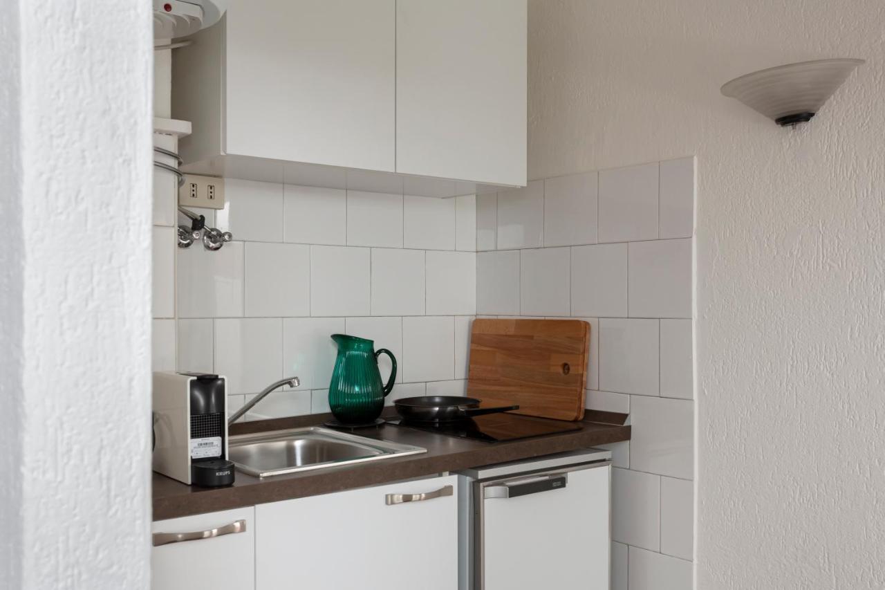 1 Bedroom & 1 Living Room Apt - Duomo 5 Milan Luaran gambar